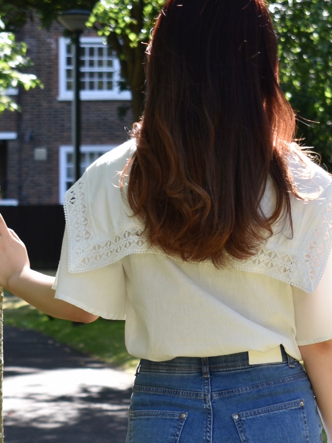 Frilly summer blouse (WHITE)